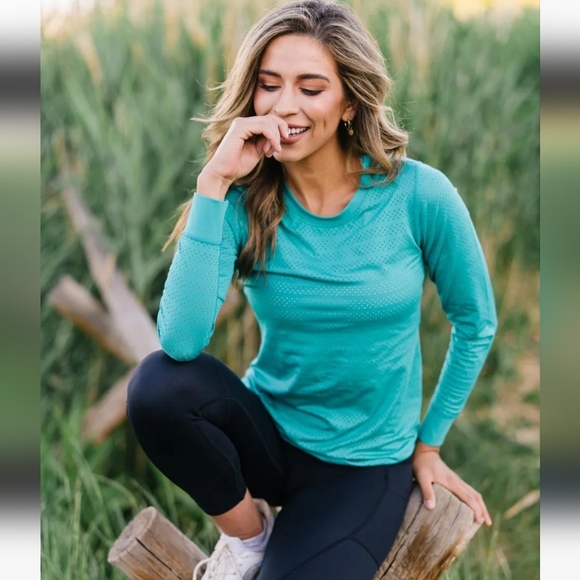 ZYIA Tops - Zyia teal long sleeved chill T